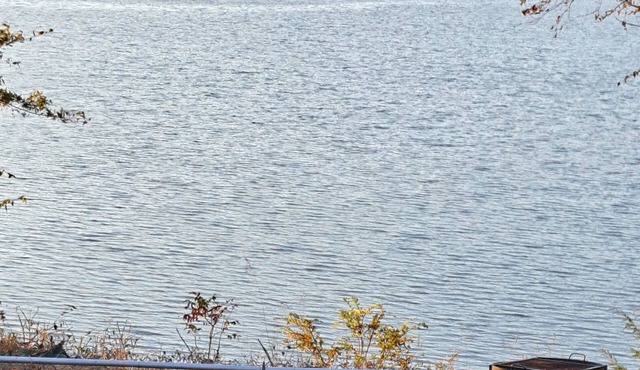 Lakefront home with hot tub, just off I-40