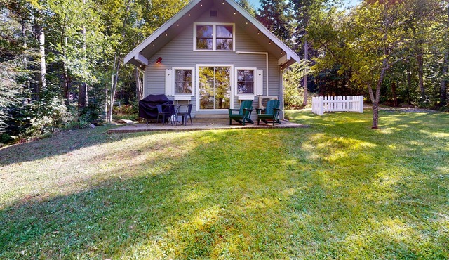 Lakefront home with private dock - lake views & full kitchen - dog-friendly