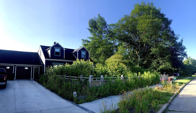 Lakefront Home with Private Yard and Sandy Beach