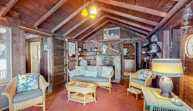 Lakefront home with private hot tub, dock, boat lift & firepit - 2 dogs welcome