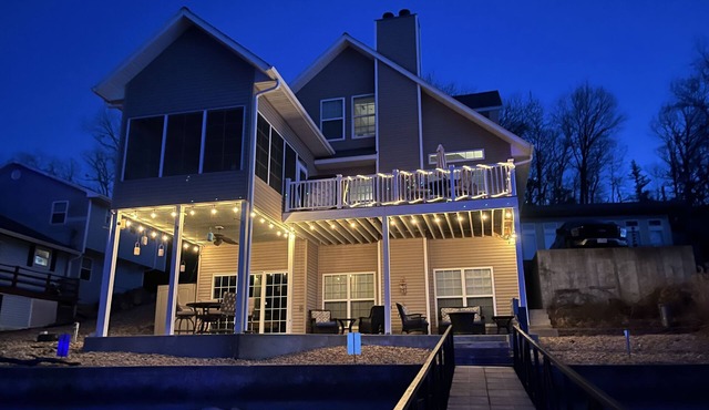 Lakefront Home with amazing dock and boat slip