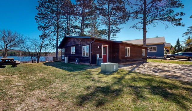 Lakefront home with amazing views, WFH desk, canoe, kayaks & private dock