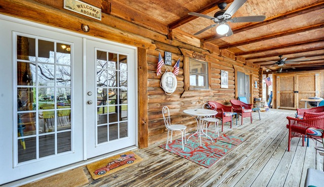 Lakefront Horseshoe Bay Home w/Boat Dock