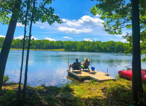 Lakefront, Hot Tub, Beach, Free Boats, Pool, Pets