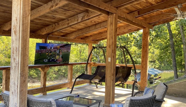 Lakefront-Hot tub-Boat Dock-Amazing Patio-RELAXING