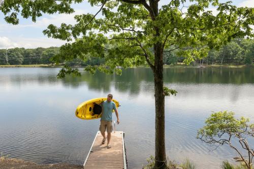 Lakefront, Hot Tub, Fishing, Pool, Pets, Dock