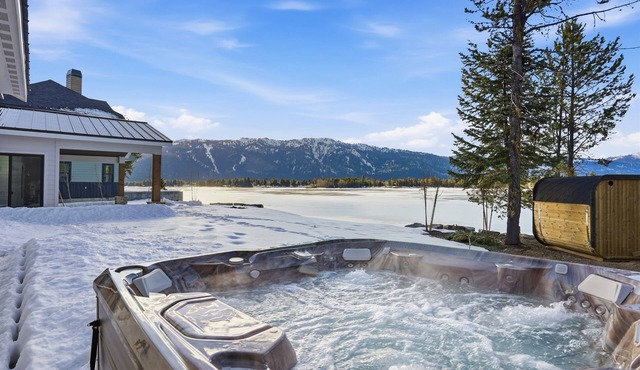 Lakefront| Hot Tub| Gameroom| Sauna|Lake Cascade