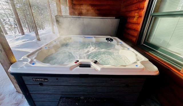 Lakefront Hot Tub Near Pictured Rocks Sleeps 12