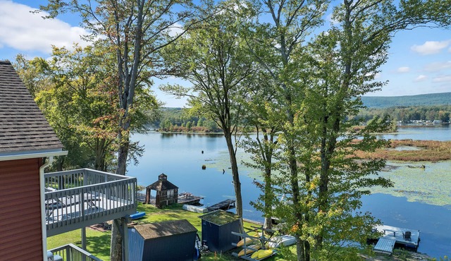 Lakefront, Hot Tub, Private Dock, , Amazing Views, 2 Decks, Patio, Kayaks in Season