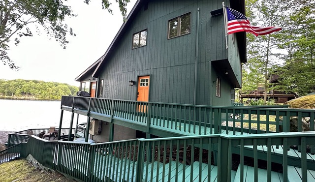 LAKEFRONT House +BEACH on Roamingwood Lake+dock+kayaks+paddle boards+fishing