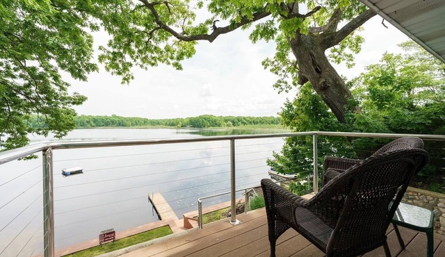 Lakefront House for Seasonal Stay- NOW High Speed Internet!