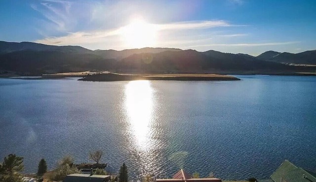 Lakefront house on Holter Lake