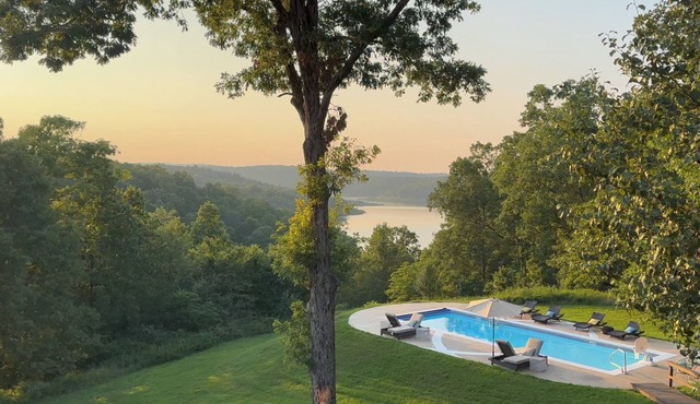 Lakefront House Sleeps 18 Heated Pool Frisbee Golf 7 mins to Marina