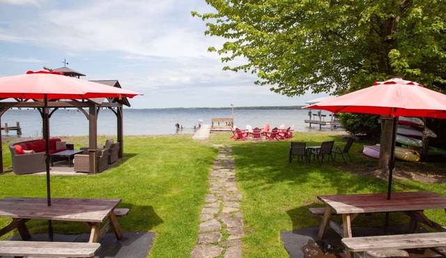 Lakefront House w/Hot Tub & Game Rooms