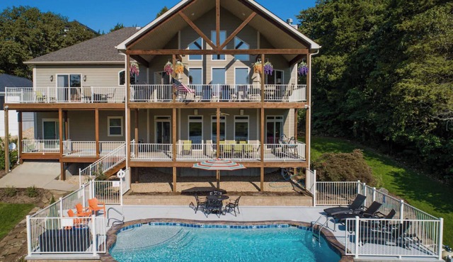 Lakefront House w/Pool, Boat Dock & views of Old Kinderhook Golf Course