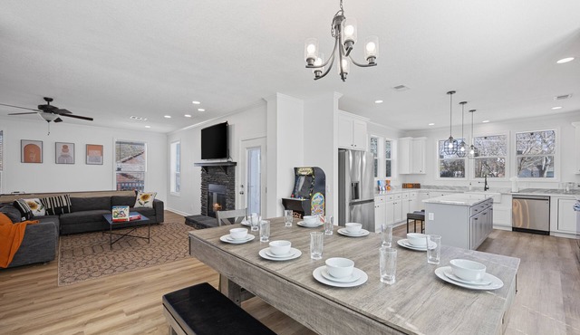 Lakefront House with Ping Pong, Pool Table, & Front Patio Stunning Views