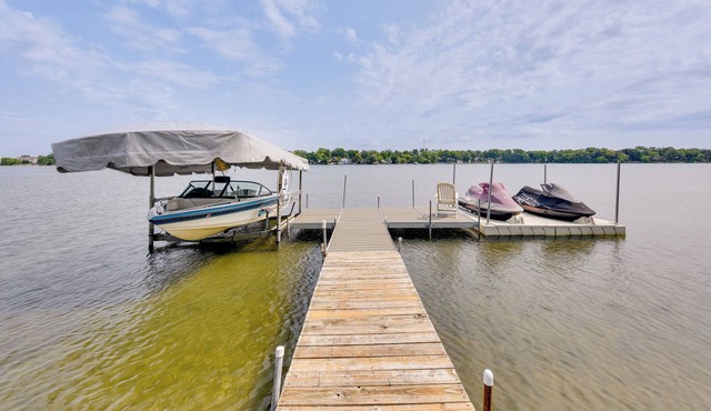 Lakefront Illinois Retreat w/ Deck, Grill & Dock!