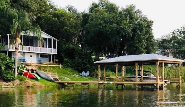 LAKEFRONT - kayak, fish, paddleboard, canoe, HOT TUB, golf -near Orlando