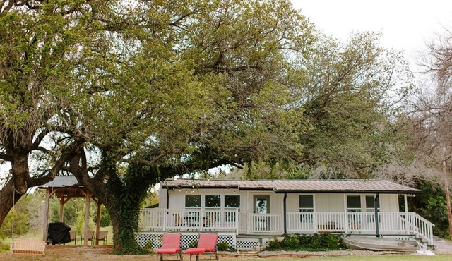 Lakefront, Kayaks, 2.5 acres, March Dates Open