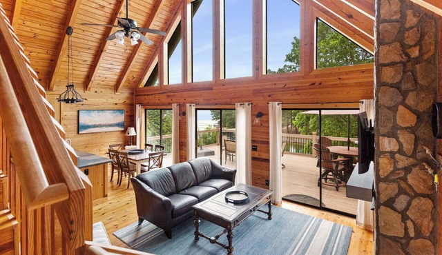 Lakefront Keowee Home w/Dock, 14 Mi to Clemson