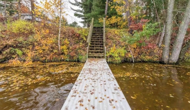 🔥 Lakefront · King Queen Beds · Fast WiFi · Laundry · Quiet Setting · Lake Views