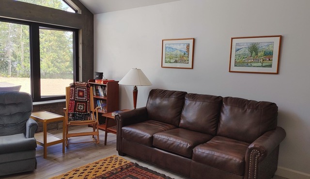 Lakefront La Casita Cottage on Golden Lake - Modern and inviting