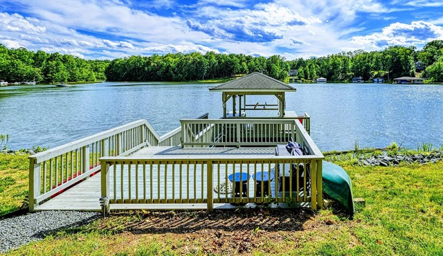 Lakefront Lake Anna, Dock, Views, Deck, Movies
