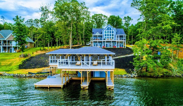 Lakefront Lake Anna, Hot Tub, Boat Dock