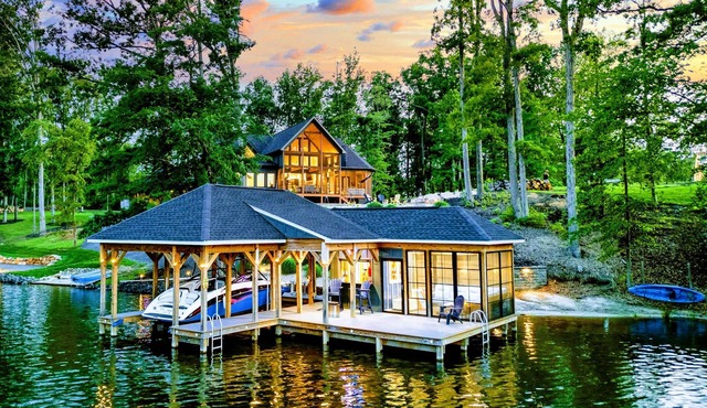 Lakefront Lake Anna, Pool, Boat Dock, Deck Vie
