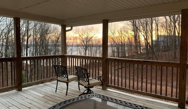 Lakefront - Lake Barkley Vacation Home