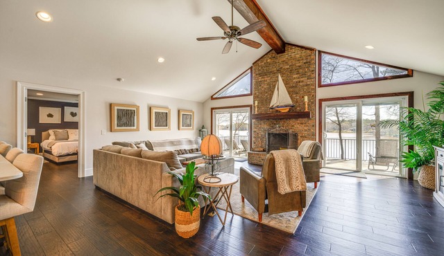 Lakefront Lake Oconee Home: Boat Dock + Hot Tub