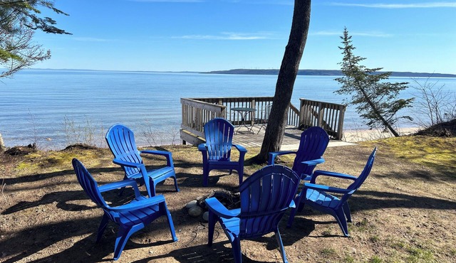 Lakefront Lake Superior Retreat w/Beach, Sauna & Stunning Views!