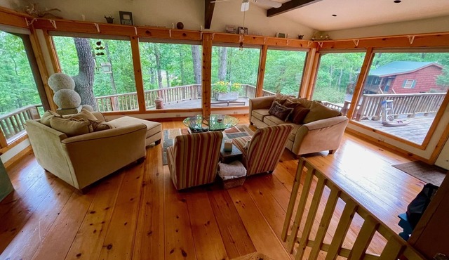 Lakefront “Lakehouse Lounge” Heber Springs/Greers Ferry - Kayaks and more