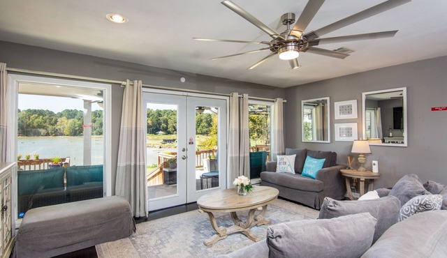 Lakefront Living at the Cove