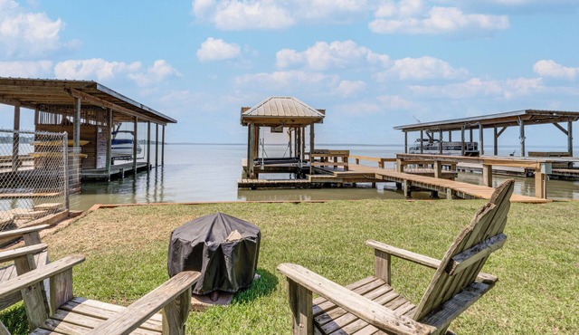 Lakefront Livingston Retreat w/Dock & Fire Pit!