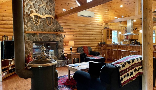 Lakefront Lodge - kayaks, row boats & paddle boards