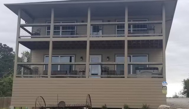 Lakefront Lodge on Table Rock Short Commute to Branson & Shows 6bedrooms/4+baths