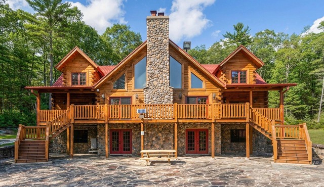 Lakefront Lodge w/Pvt Dock, Sauna, GameRm, Pickle/Basketball Court, Firepit