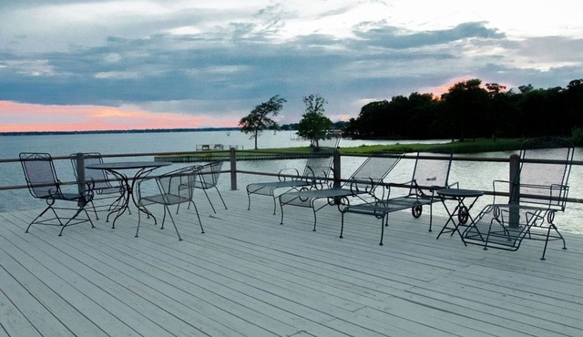 Lakefront lodging that your family will love