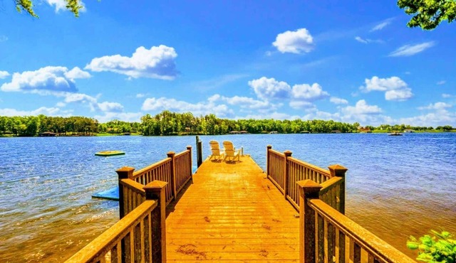 Lakefront Log Cabin at Lake Anna, Dock, Deck