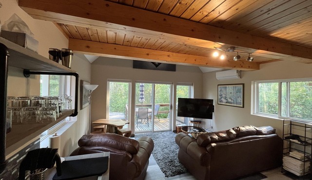 Lakefront Log Cabin with HOT TUB. Unique property with private lake access.