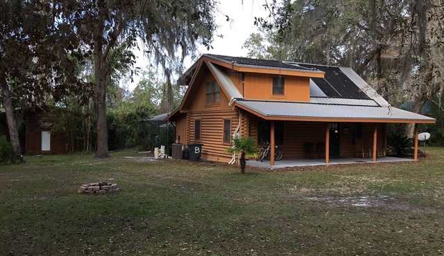 Lakefront Log Home, Screened Heated Pool, & Recreation House