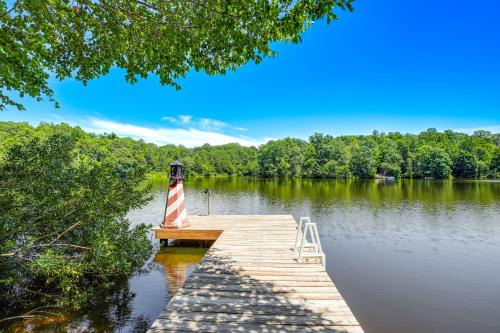 Lakefront Lusby Home w/Fire Pit: 3 Mi to Beach!