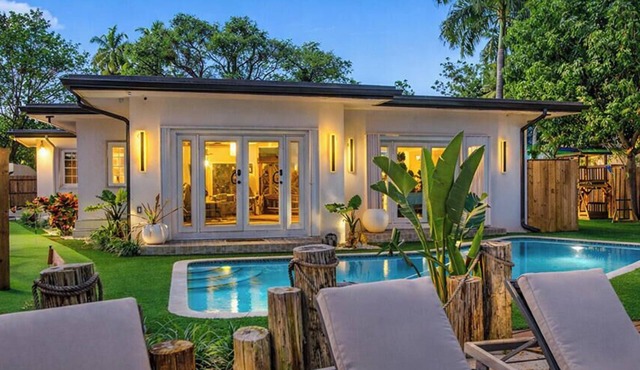 Lakefront Lux Home GameRoom, Golf, Court & Kayak