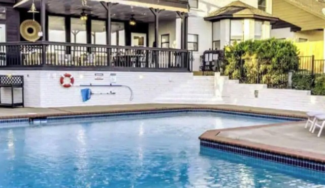 Lakefront Luxe 6BR/4.5B Home with Pool & Hot Tub