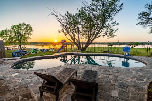 Lakefront Luxe 7BR 6Bath Home with Pool & Hot Tub