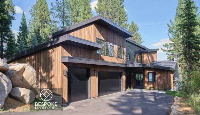 Lakefront Luxe on Payette Lake - Private Dock + Beach-Group Retreat-Sleeps 16