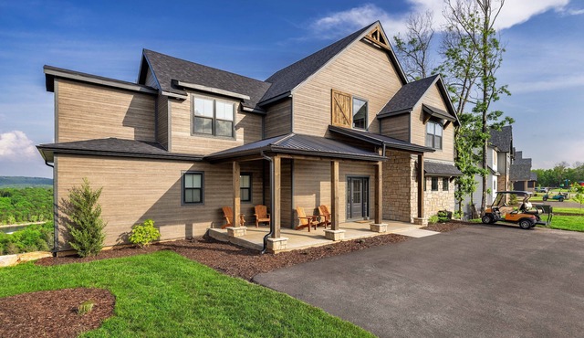 Lakefront Luxury Lodge | Dock + Kayaks + Pools + Mini Golf + Free Amenities