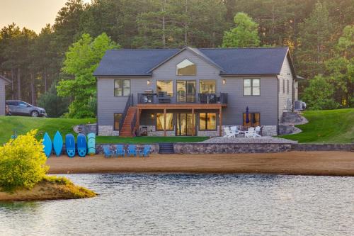 Lakefront Luxury - 1 MI to Buckhorn Boat Landing