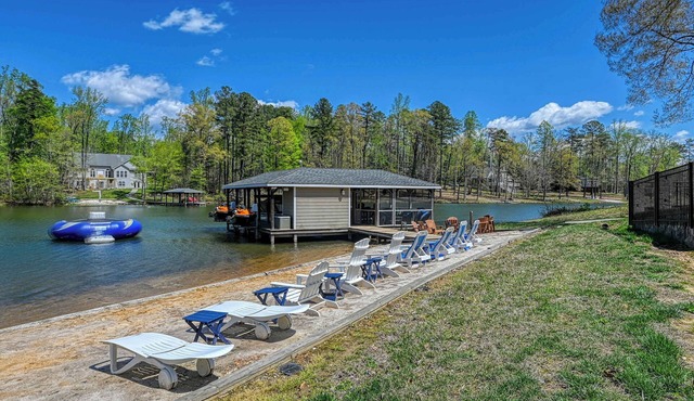 Lakefront Luxury 7BR, 7BA, Beach, Dock, Views